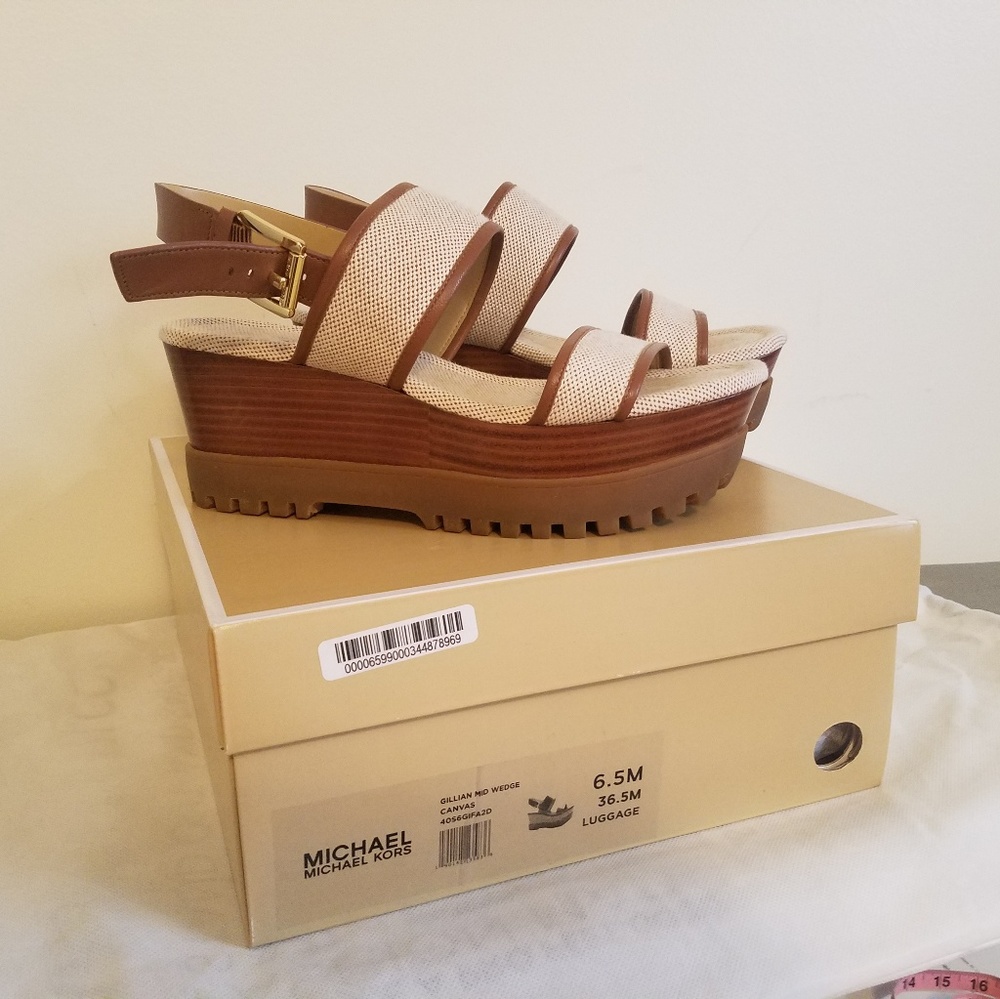 Michael Kors Gillian mid- wedge  size 6.5